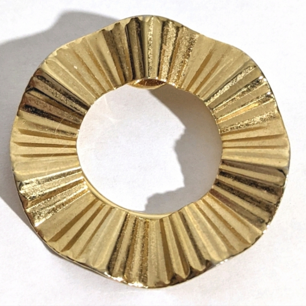 Vintage Gold Ruffle Jerri - Lou Scarf Clip